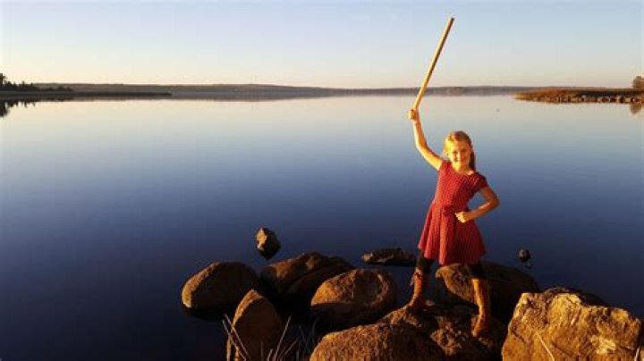 8-Year-Old Girl Pulls 1,500-Year-Old Sword Out Of Swedish Lake