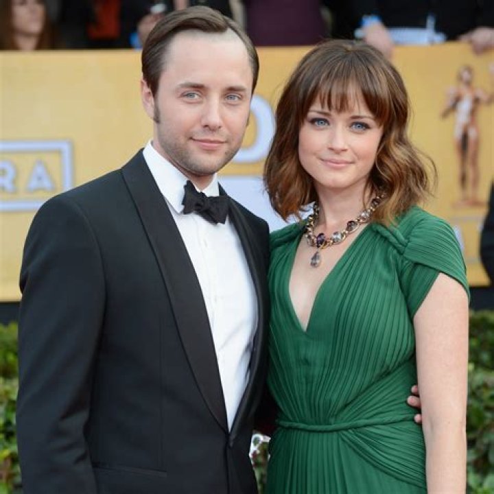 Alexis Bledel, Eva Mendes, and More Celebrities Who Kept Their Baby’s Birth a Secret