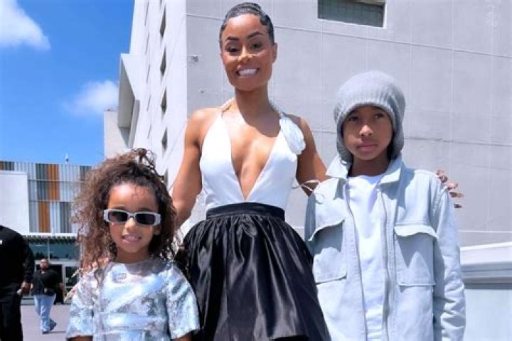 AwwRob Kardashian Watches Fiancée Blac Chyna and Daughter Dream Kardashian Sleep — See the Precious Video!