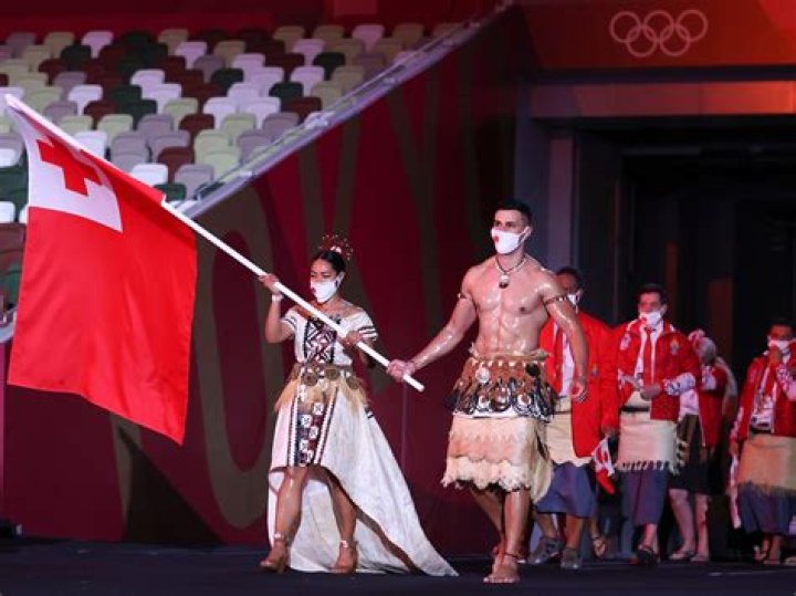 #BlessedHot Tongan Flag Bearer Goes Shirtless Again at the 2018 Winter Olympics Opening Ceremony!