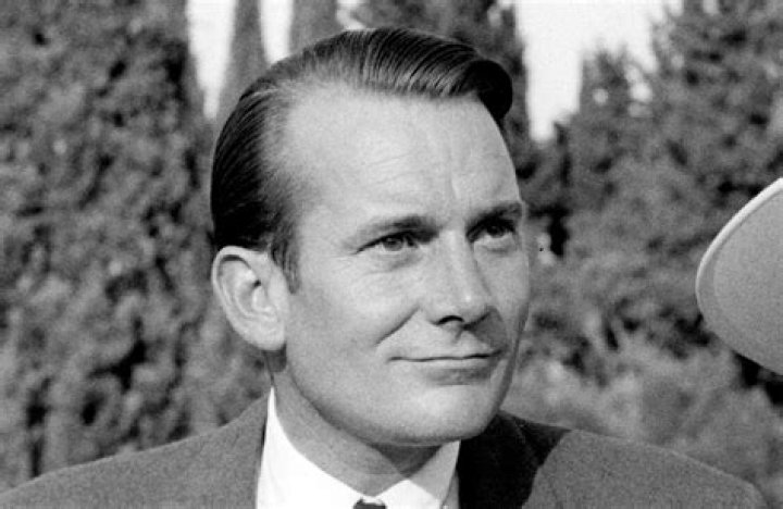 Denholm Elliott