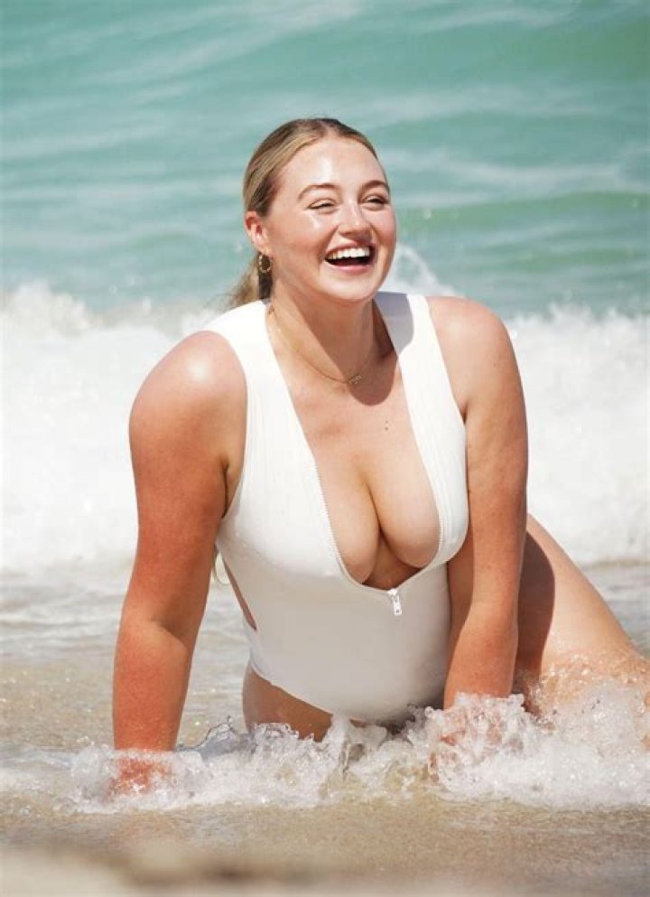 Every Body Is a Bikini Body! All the Times Iskra Lawrence Showed Off Her Natural Curves in Swimsuits