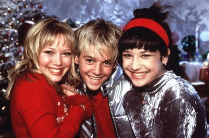 Get Ready for Christmas by Reliving Aaron Carter’s Iconic Appearance on ‘Lizzie McGuire’