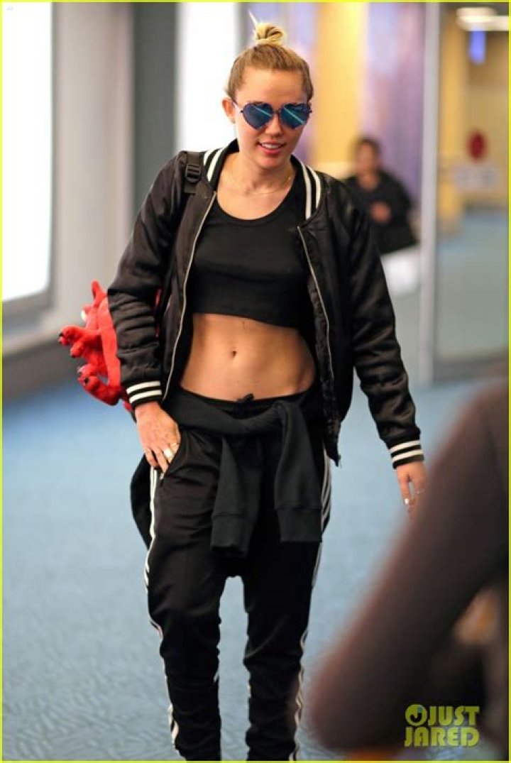 Hannah Ab-tana! Miley Cyrus Flaunts Her Toned Tummy on Instagram