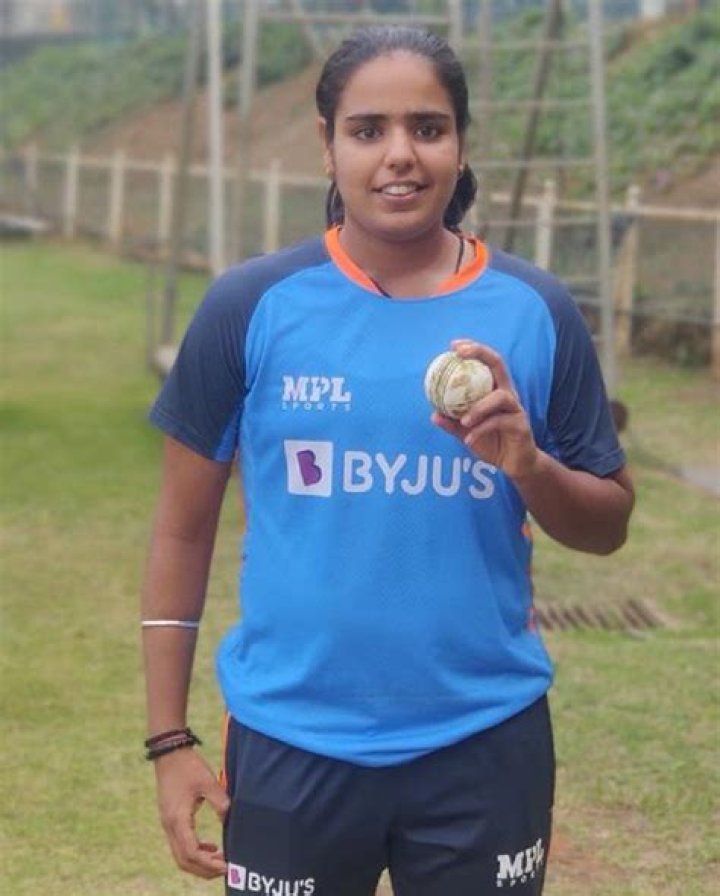 Height, Age, Boyfriend, Family, Biography & More