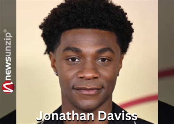 Height, Age, Wiki, Biography, Girlfriend, Parents, Siblings, Net Worth, Ethnicity & More