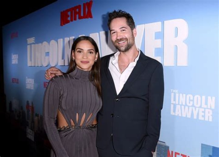 How tall is Adria Arjona