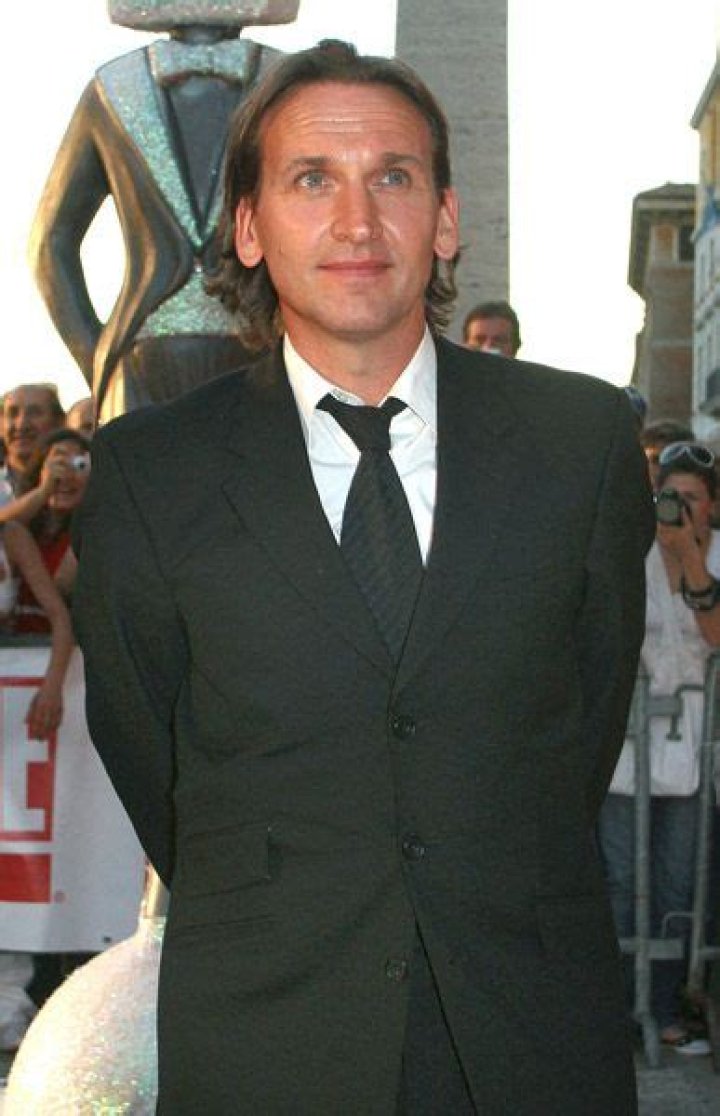 How tall is Christopher Eccleston