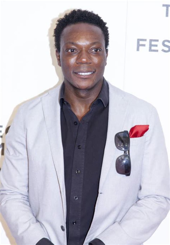 How tall is Chukwudi Iwuji