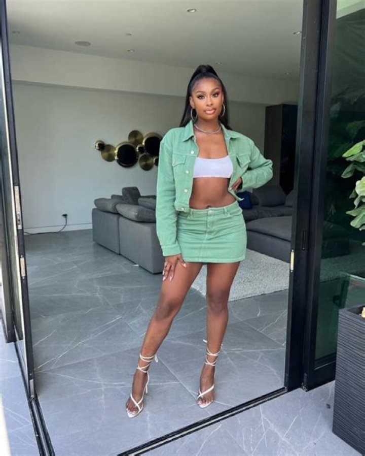 How tall is Coco Jones