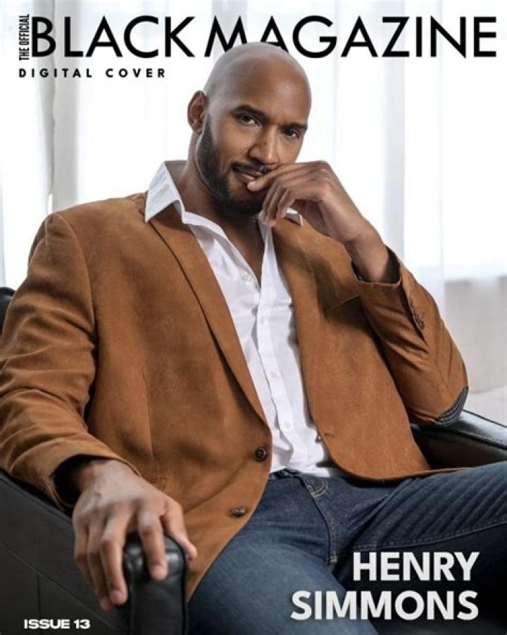 How tall is Henry Simmons