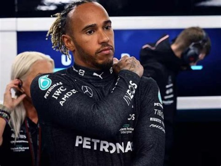 How tall is Lewis Hamilton