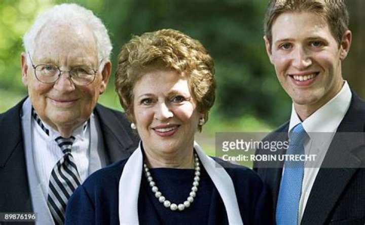 Janna Levin husband Warren Malone biography. Did Warren Malone died? 2022