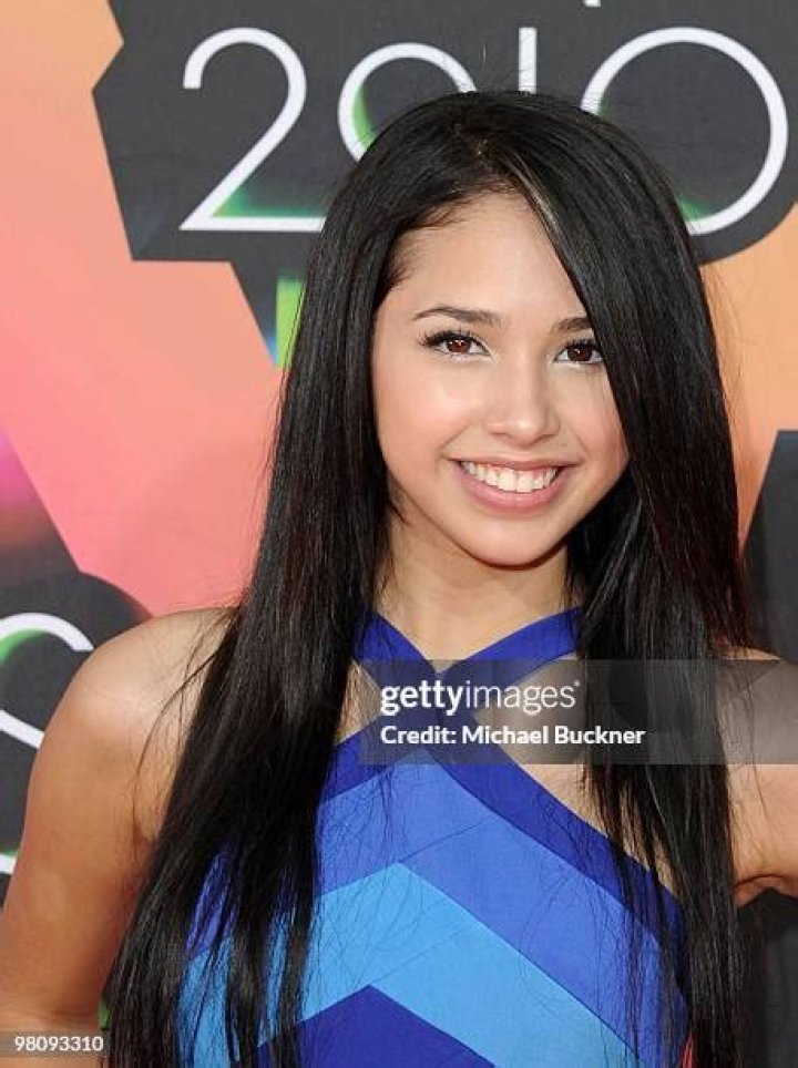 Jasmine V