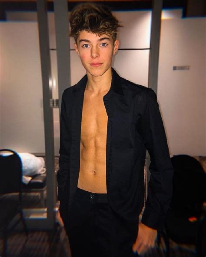 Jeremy Hutchins Biography | Age, Wiki, Net worth, Bio, Height, Girlfriend?|