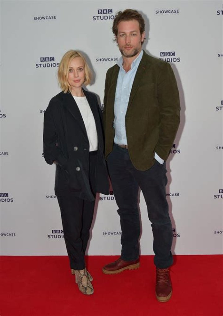 Julian Looman Net Worth, Age, Height, Wife