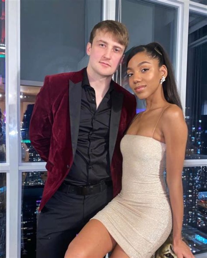 JustDustin Age | Wiki, Net worth, Height, Girlfriend, Real name (UPDATED)