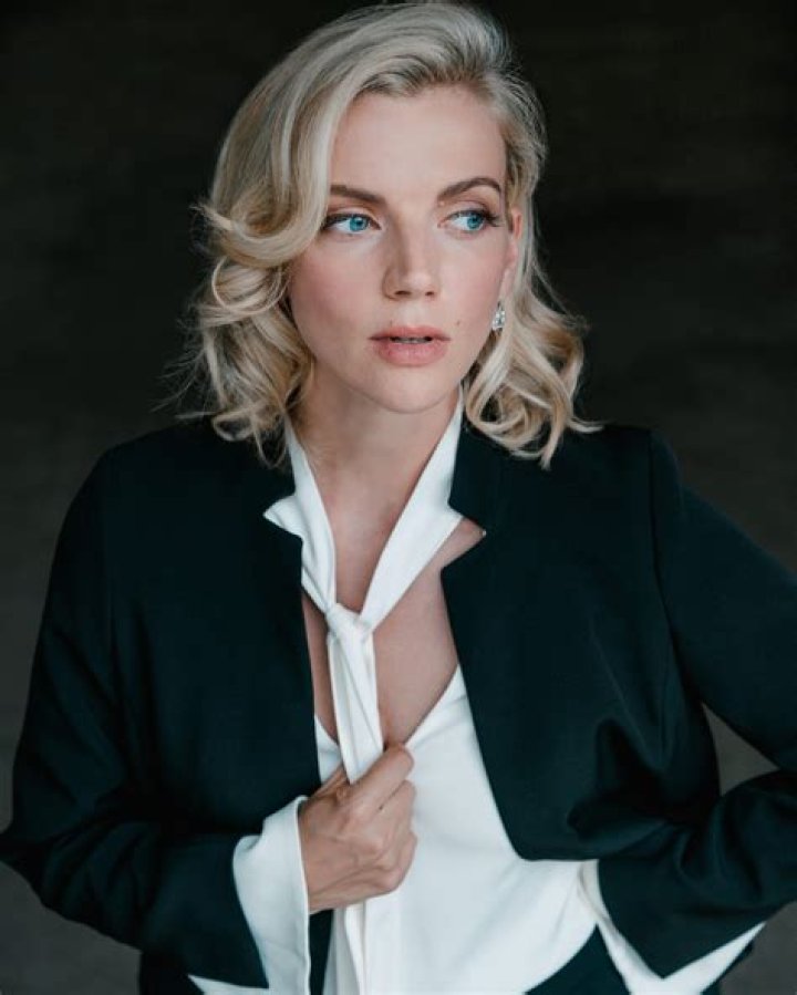 Kara Killmer – Celebsgraphy