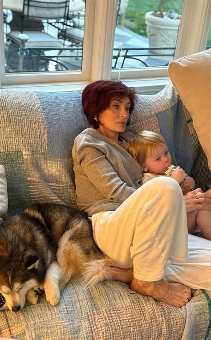 Kelly Osbourne Shares Hilarious Instagram Photo Fail — “Check Out My Sexy Baby Arm!”