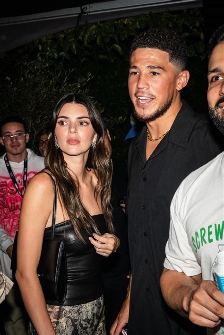 Kendall Jenner Publicly Encourages Fans to Vote for Boyfriend Devin Booker Amid NBA All-Star Voting