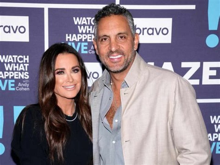 Kyle Richards Responds When Troll Asks If She ‘Intentionally’ Cut Denise Richards Out of New Group Pic