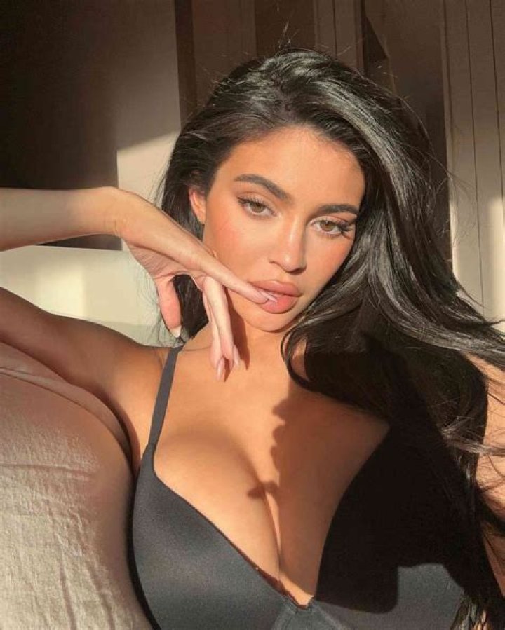 Kylie Jenner Copies Kim Kardashian in New Selfie as Kim Posts Brunette Pic
