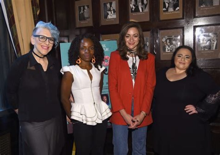 Lisa Lampanelli: Net worth & salary. Her Birthday, Height, Weight. 2022