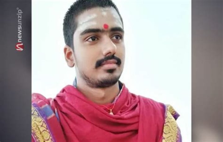 Mohit Pandey (Ram Mandir Pujari) Biography, Age, Wiki, Family, Salary, Viral Photo & More