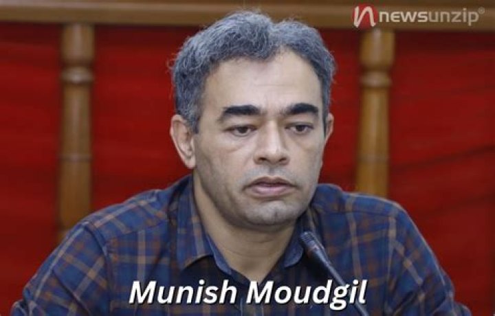 Munish Moudgil (IAS) Wiki, Biography, Wife, Kids, Family, Education, Caste, Salary & More