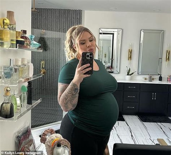 Pregnant Iskra Lawrence Shows Off Her Growing Baby Bump in Underwear Selfie