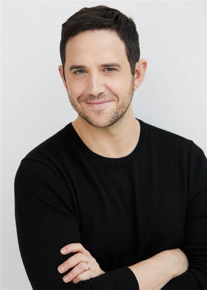 Santino Fontana