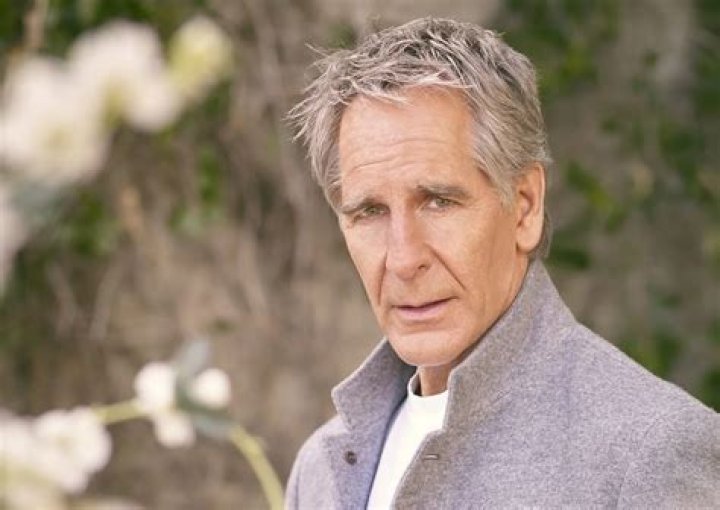 Scott Bakula