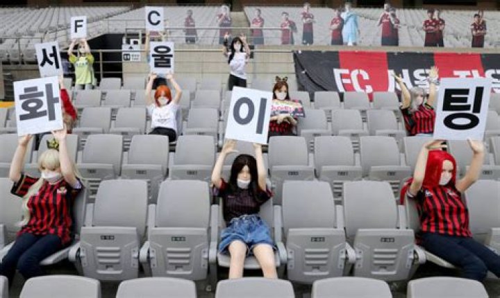 South Korean Soccer Team Fills Empty Stands With Lifelike Sex Dolls