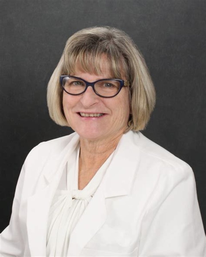 Suzanne Trudelle Thune – Celebsgraphy