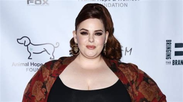 Tess Holliday Claps Back at a ‘Supportive Fan’ Who Fat-Shamed Her on Vacation: ‘Just Let Me Live’