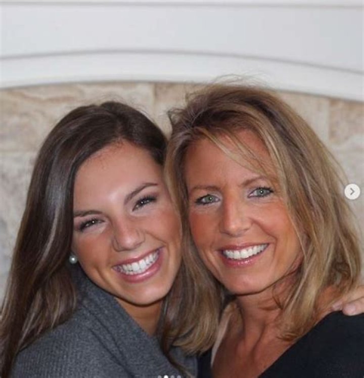 Who is Annie Agar? Wiki, Biography, Net worth, Height, Age, Husband, Parents, College, Ethnicity & More