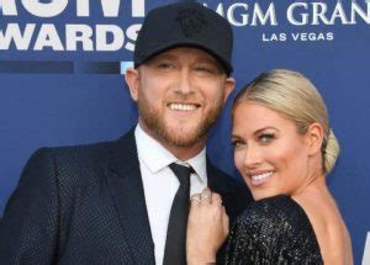Who is Cole Swindell Wife? Net Worth, Height.