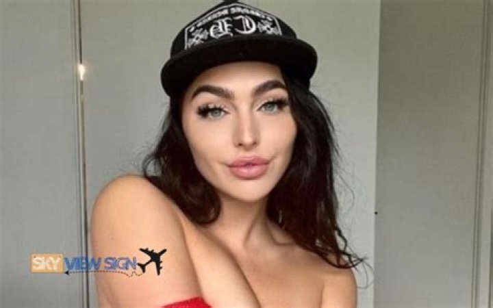 Who is Emily Rinaudo? Wiki, Biography, Net worth, Age, Height, Family, Boyfriend & More