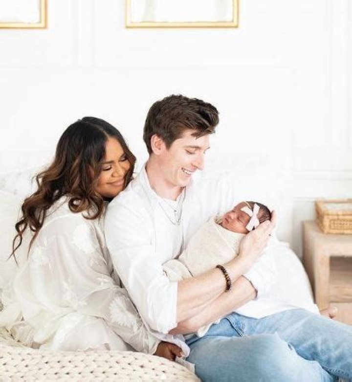 Who is Nabela Noor? Wiki, Biography, Husband, Baby, Age, Height, Parents, Ethnicity, Family & More